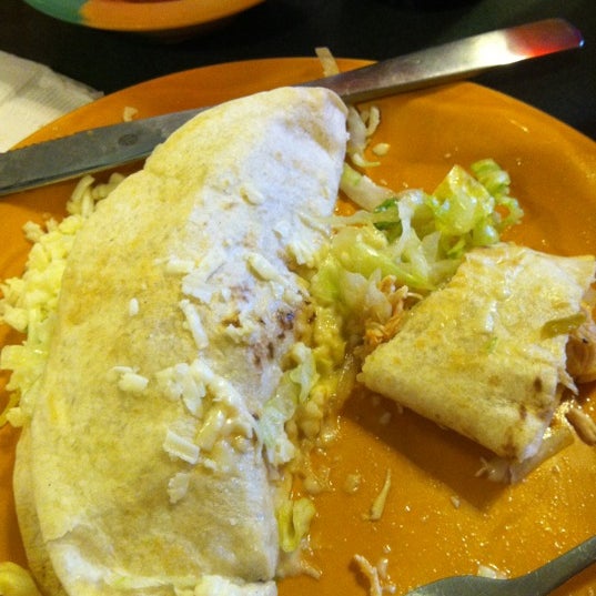 รูปภาพถ่ายที่ El Portal Mexican Restaurant โดย Anna S. เมื่อ 6/3/2012