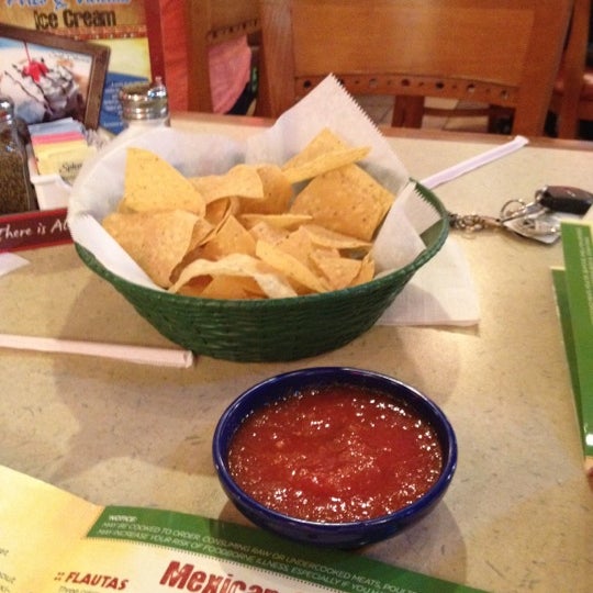 Photo taken at La Parrilla Mexican Restaurant by Steven on 5/17/2012