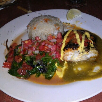 Foto scattata a Red Mesa Restaurant da David G. il 9/2/2012