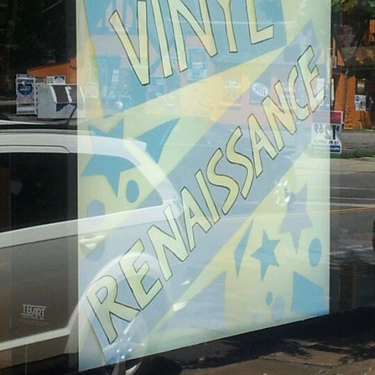 Das Foto wurde bei Vinyl Renaissance &amp; Audio von Chris O. am 6/12/2012 aufgenommen