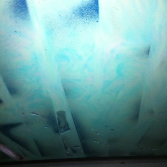 Das Foto wurde bei Cascades Car Wash von Nic K. am 3/16/2012 aufgenommen