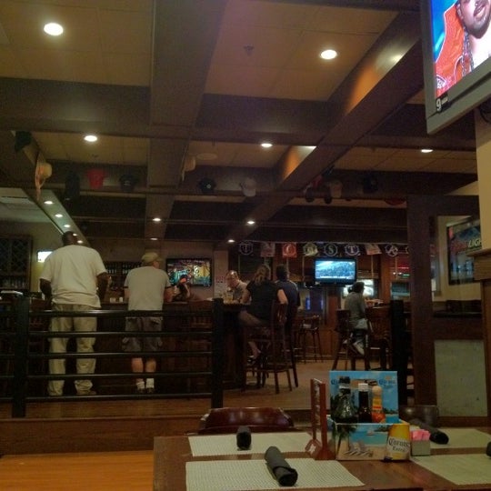 Foto diambil di Silver City Sports Bar &amp; Grill oleh Rich G. pada 8/15/2012