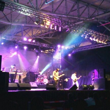 Photo taken at Flamboyant In Concert by Carlos Eduardo-Kadu &. on 5/22/2012