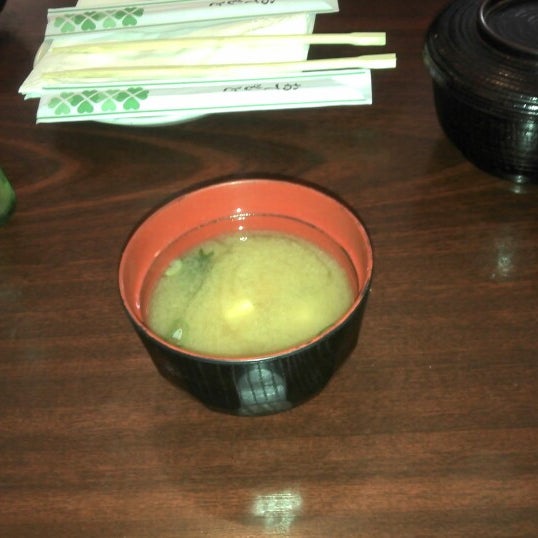 Foto diambil di Sushi Sei oleh Zsolt B. pada 6/16/2012