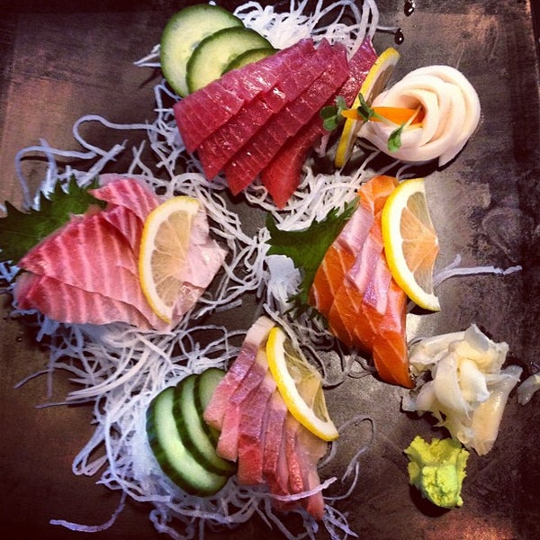 Foto diambil di Wild Wasabi Japanese Cuisine oleh Mrinabh D. pada 4/16/2012