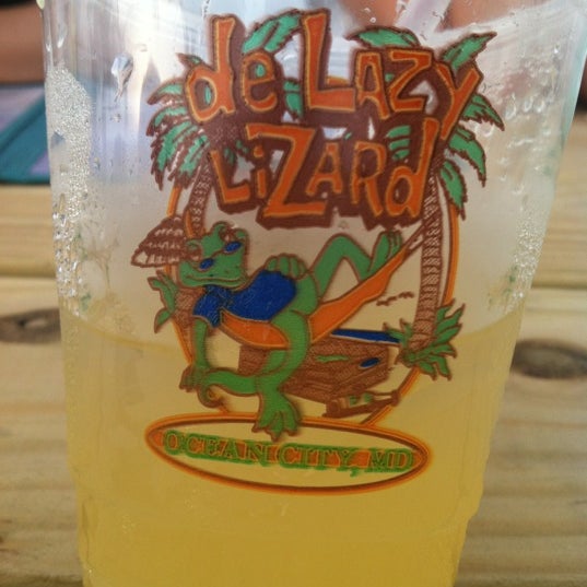 Снимок сделан в De Lazy Lizard Bar &amp; Grill пользователем Janessa 9/1/2012