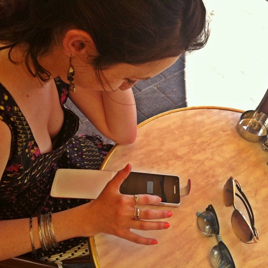 5/20/2012にSharon V.がLulu - Café Pâtisserie (לולו קפה פטיסרי)で撮った写真
