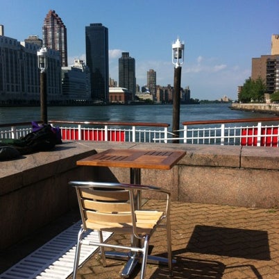 7/22/2012 tarihinde Eric S.ziyaretçi tarafından Pier NYC'de çekilen fotoğraf