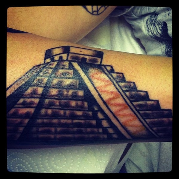 4/19/2012 tarihinde EXOTICO TATTOO BARCELONAziyaretçi tarafından LTW Tattoo &amp; Piercing'de çekilen fotoğraf