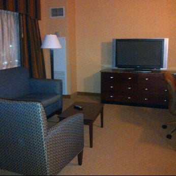 Foto tomada en Holiday Inn and Suites Chicago O&#39;Hare Rosemont Hotel  por Kendra K. el 3/11/2012