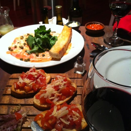 Photo taken at Mercatelli Pizza y Pasta by Fraveling C. on 7/26/2012