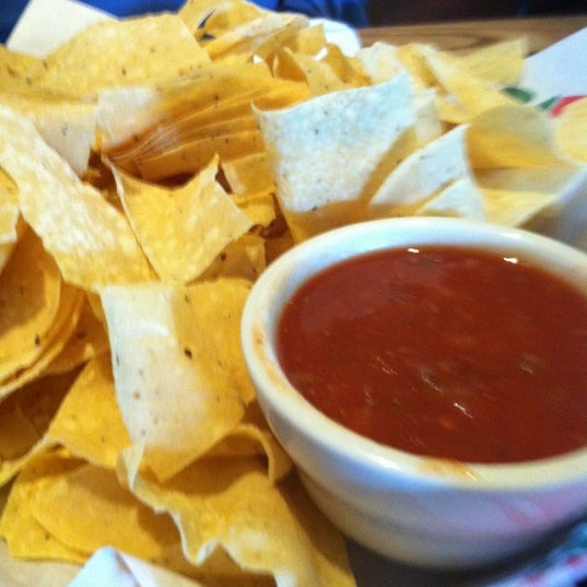 Photo taken at Chili&#39;s Grill &amp; Bar by Raymond S. on 4/22/2012