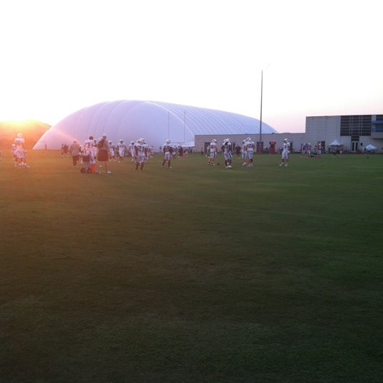 8/15/2012 tarihinde Todd C.ziyaretçi tarafından Saint Thomas Sports Park'de çekilen fotoğraf