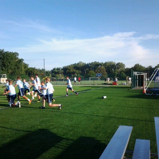 7/31/2012 tarihinde Mary T.ziyaretçi tarafından Sporting Club Training Center'de çekilen fotoğraf