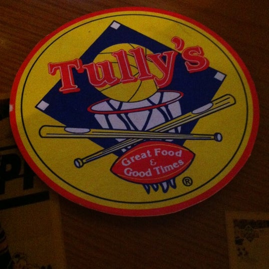รูปภาพถ่ายที่ Tully&#39;s Good Times โดย Matt D. เมื่อ 3/18/2012