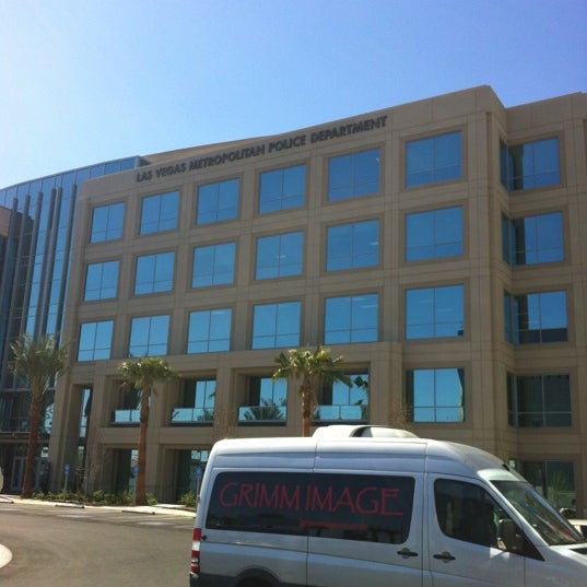 Foto diambil di LVMPD Headquarters oleh James 6 shotta B. pada 3/3/2012
