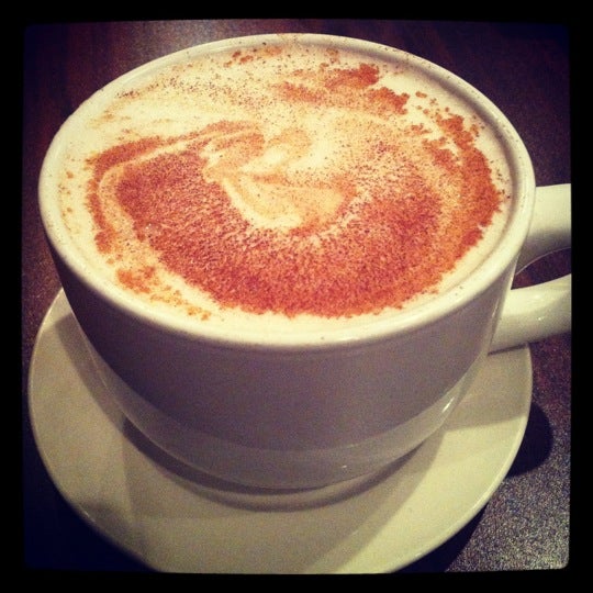 Foto diambil di Cure Coffeehouse and Brasserie oleh Beon kyoung S. pada 2/26/2012