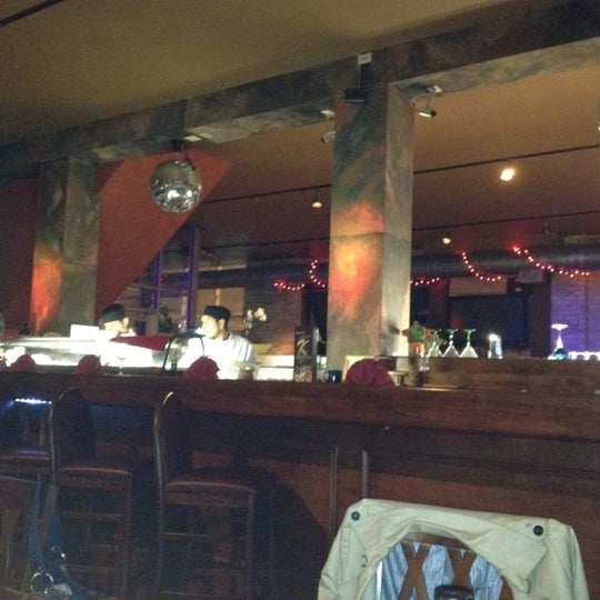 3/31/2012に@MsNycoleがKatakana Sushi Barで撮った写真