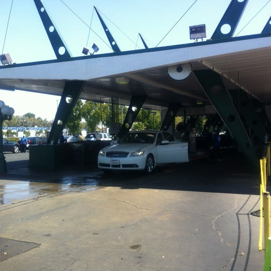 Lozano Brushless Car Wash Car Wash in Sunnyvale West