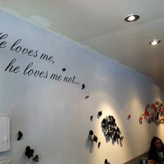3/26/2012 tarihinde Alissa S.ziyaretçi tarafından Guerilla Cafe'de çekilen fotoğraf