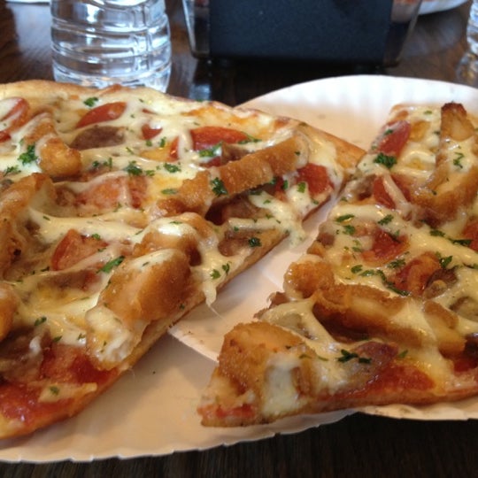 Delizia Pizza Italian Restaurant in Dover