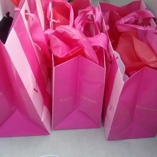 Victoria's Secret Lingerie Store in Pembroke Pines