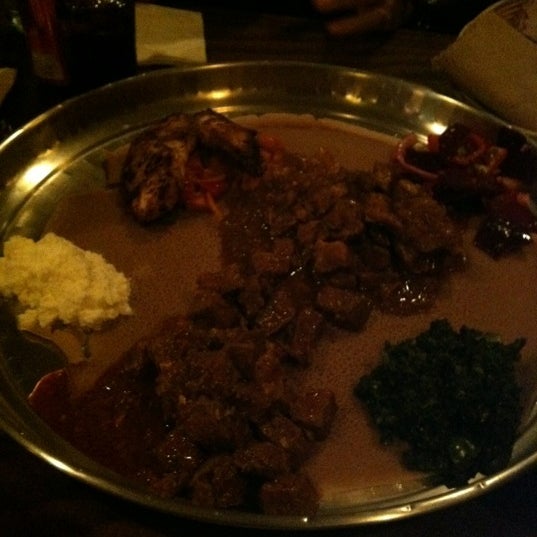 Foto diambil di Ras Dashen Ethiopian Restaurant oleh Natalie P. pada 6/16/2012