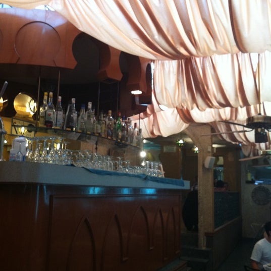6/17/2012 tarihinde mrkoziyaretçi tarafından Restaurant Árabe Miguel'de çekilen fotoğraf