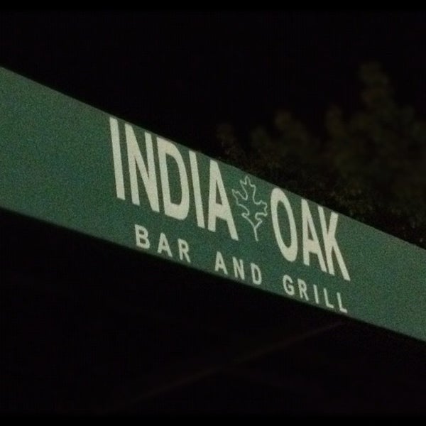 Foto tirada no(a) India Oak Grill por Jude D. em 6/9/2012