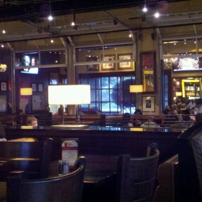 Foto diambil di BJ&#39;s Restaurant &amp; Brewhouse oleh Michael B. pada 6/15/2012