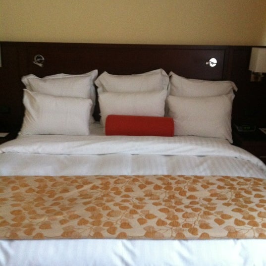 Das Foto wurde bei Cologne Marriott Hotel von Sarah E. am 5/21/2012 aufgenommen