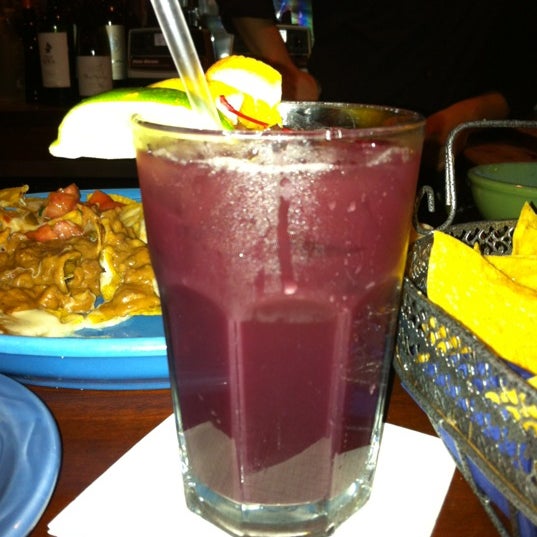 Foto tomada en Blue Moon Mexican Cafe  por Kaitlyn L. el 4/24/2012