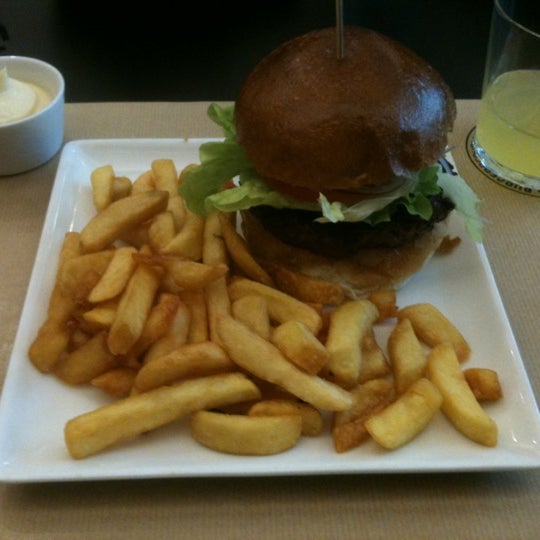 Photo taken at Burger Republic by Sofie V. on 7/19/2012