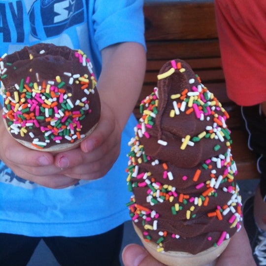 Sidney Dairy Barn Ice Cream Shop in Sidney