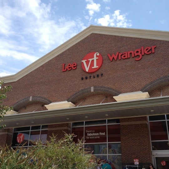 VF Outlet Clothing Store in Kansas City