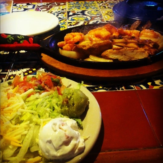 Photo taken at Chili&#39;s Grill &amp; Bar by ^_^ on 4/19/2012