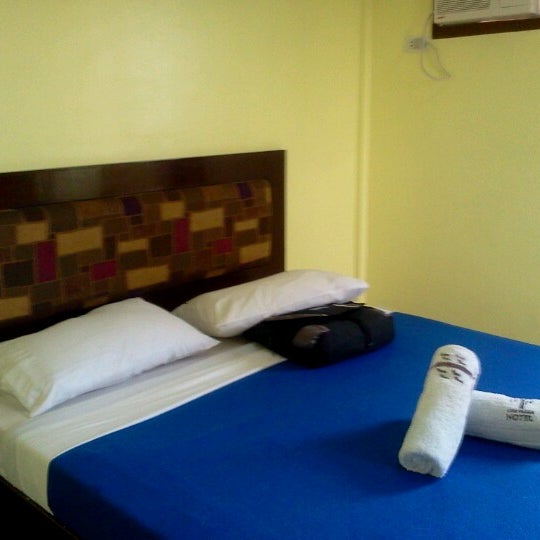Foto tomada en CBD Plaza Hotel - Naga City  por jong d. el 6/26/2012