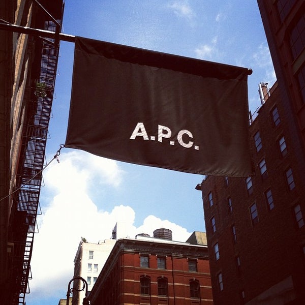 รูปภาพถ่ายที่ A.P.C. โดย Eric A. เมื่อ 8/11/2012