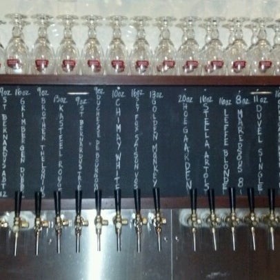 6/23/2012에 Ronald H.님이 Victoire: A Belgian Beer Bar &amp; Bistro에서 찍은 사진