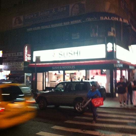 Das Foto wurde bei Sushi! by Bento Nouveau von Phillip A. am 7/14/2012 aufgenommen