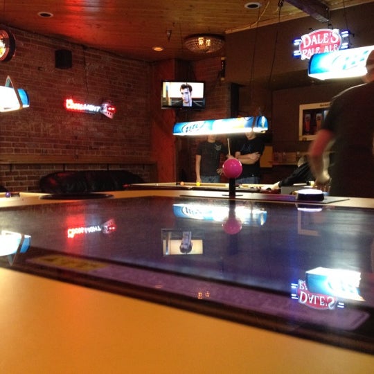 3/14/2012 tarihinde Austin G.ziyaretçi tarafından Attic Bar &amp; Bistro'de çekilen fotoğraf