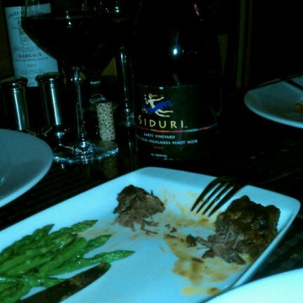 Foto diambil di Nicolino&#39;s Italian Restaurant oleh Jason C. pada 4/20/2012