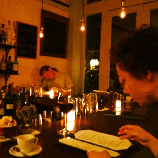 9/4/2012にVic C.がAmherst Coffee + Barで撮った写真