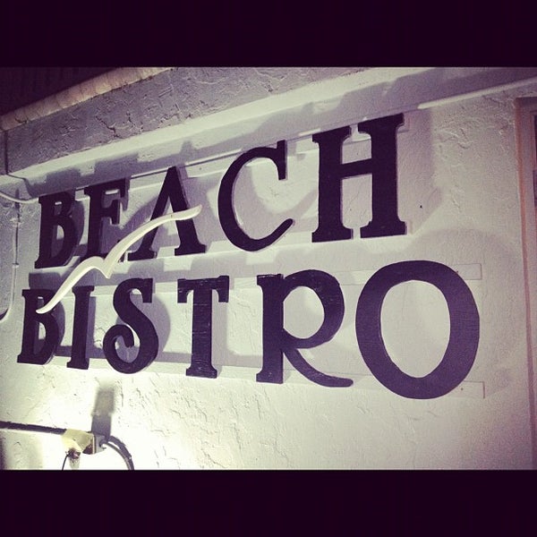 Foto tirada no(a) Beach Bistro por Diana K. em 8/9/2012