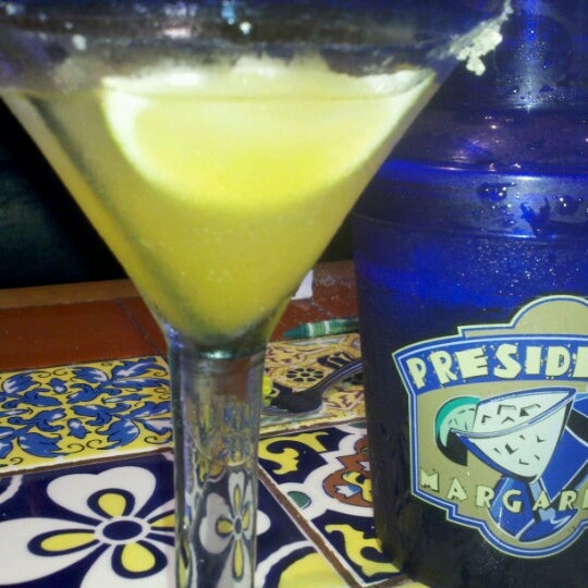 Photo taken at Chili&#39;s Grill &amp; Bar by Jennie D. on 8/23/2012