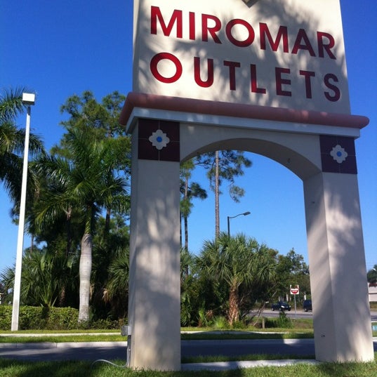 nike outlet miromar coupons