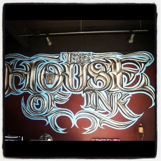 Foto diambil di The House of Ink Tattoo oleh Mrkartoons G. pada 7/13/2012