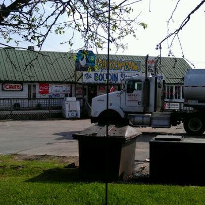 Foto tirada no(a) Chicken On The Bayou The BOUDIN Shop &amp; Country Store por Frank R. em 4/2/2012