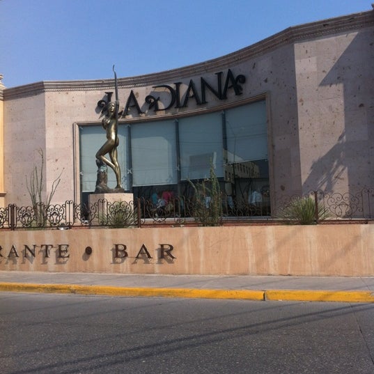 Foto diambil di La Diana oleh Luis C. pada 5/31/2012