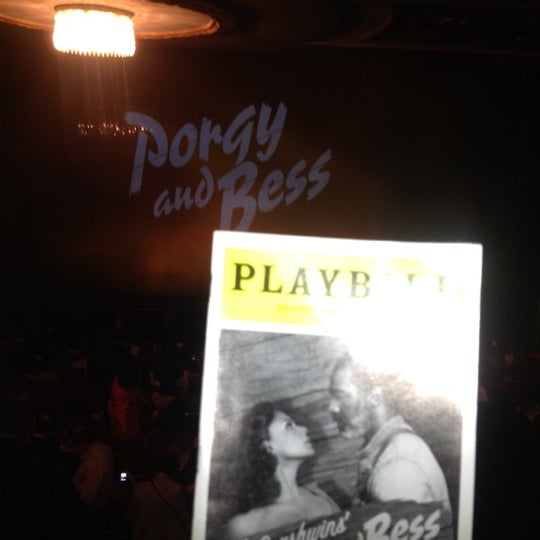 Foto scattata a Porgy &amp; Bess on Broadway da chanelle f. il 5/18/2012